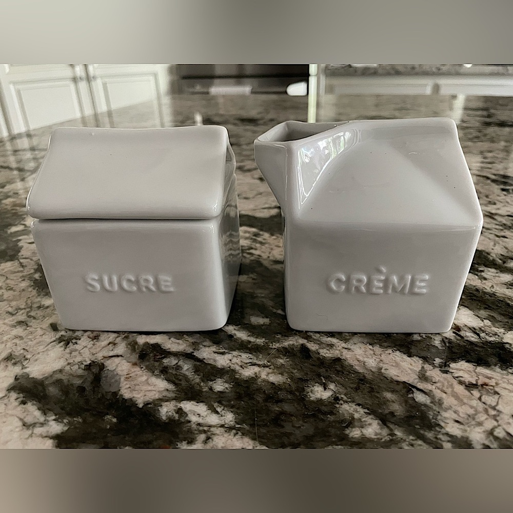 Sugar and creamer set